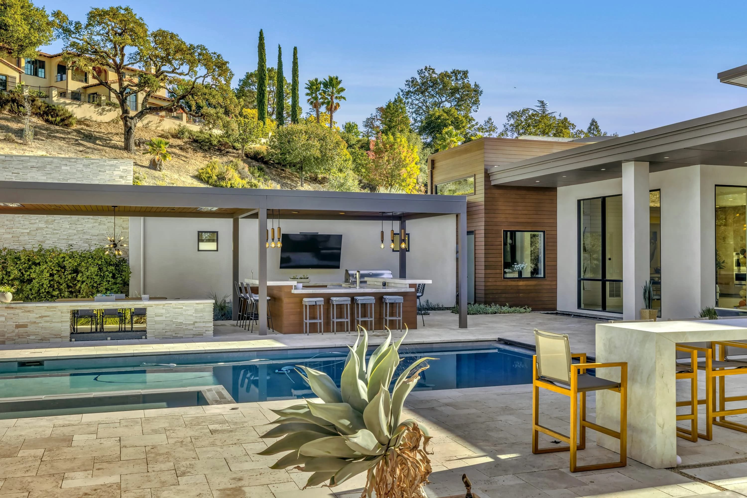 Real Estate Photo Editing Pricing Guide (2025)